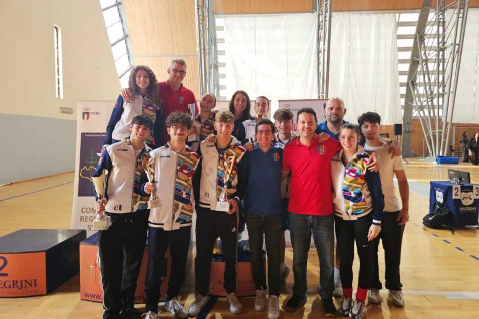 La squadra di scherma del Cus Catania